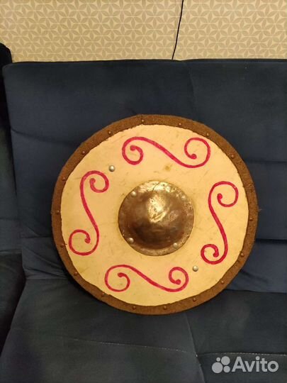 Щит деревянный с металлическим Умбоном