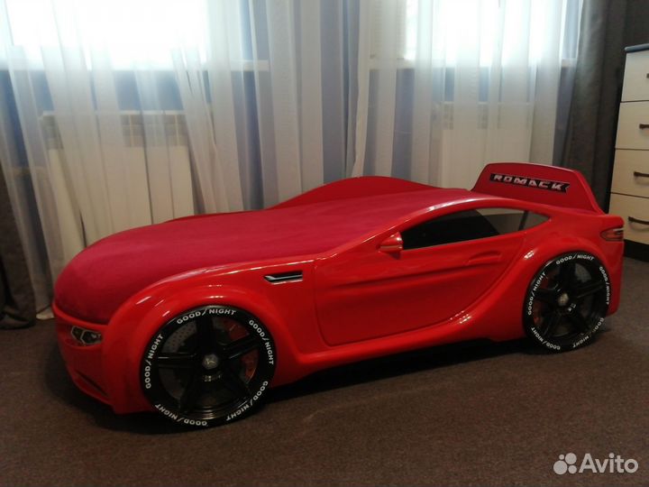 Детская кровать машина