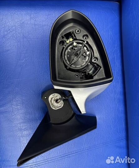 Зеркало заднего вида