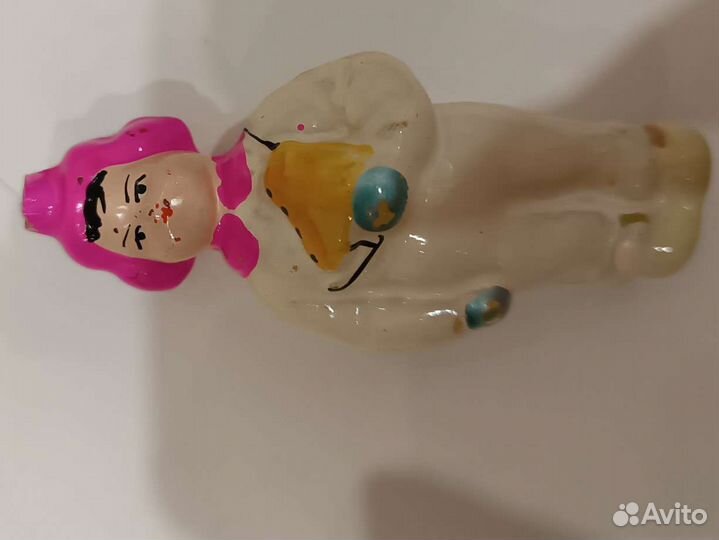 Елочная игрушка СССР мальчик с коньками