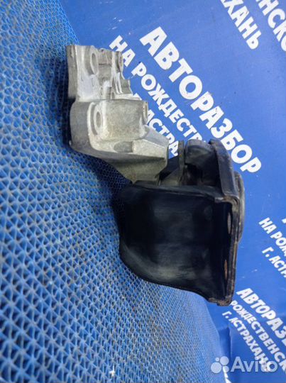 Подушка двигателя Nissan X-Trail T31 внедорожник