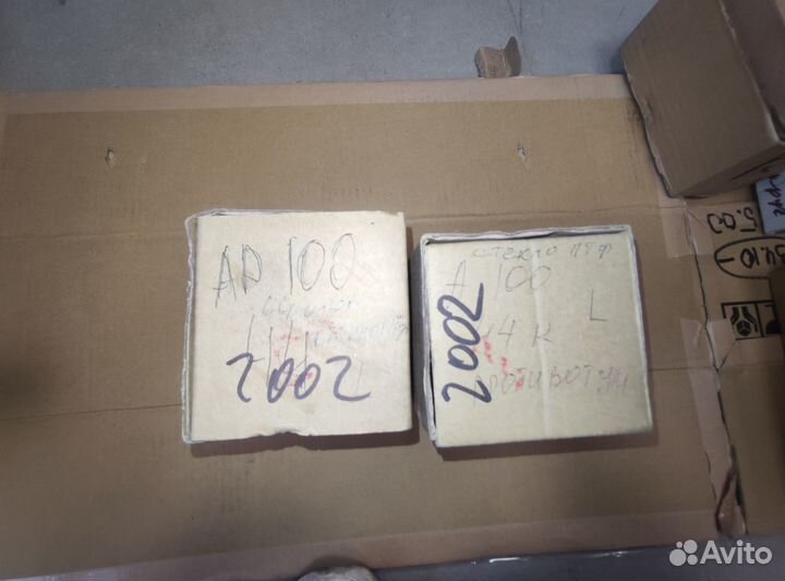 Стекло левой противотуманной фары птф ауди 100 Aud