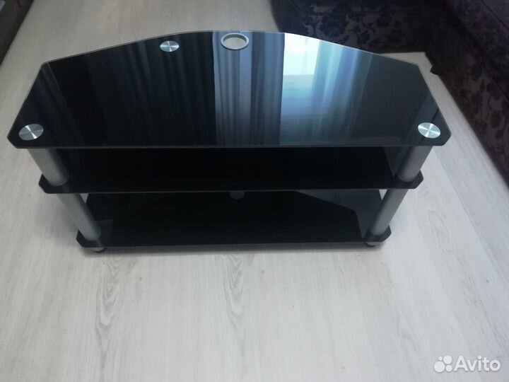 Продам телевизионную тумбу