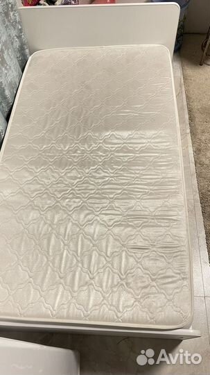 Кровать с матрасом