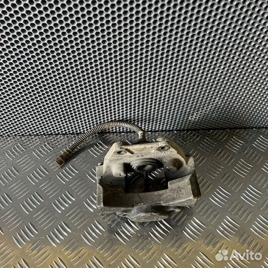 Суппорт тормозной задний правый Mercedes-Benz S-кл