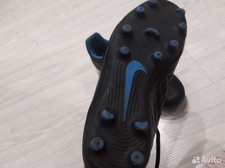 Футбольные бутсы nike tempo