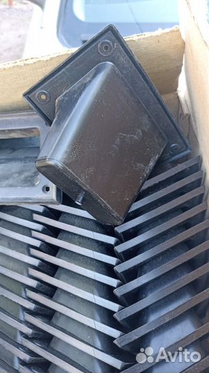 Пластиковые ручки-карманы для акустических колонок