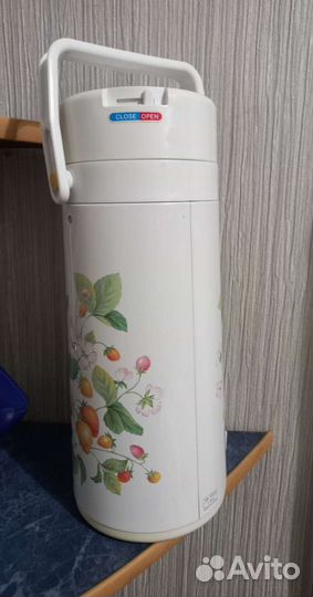 Термос с помпой Япония