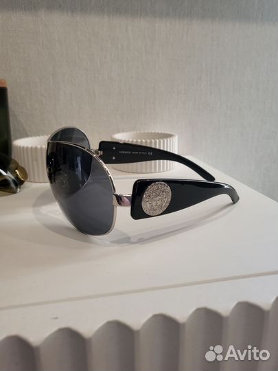 Солнцезащитные очки женские versace