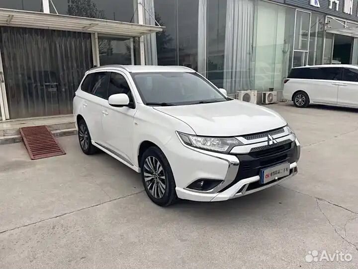 Mitsubishi Outlander 2.0 CVT, 2021, 40 000 км