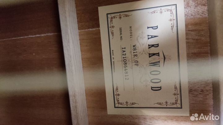 Электроакустическая гитара Parkwood W81E