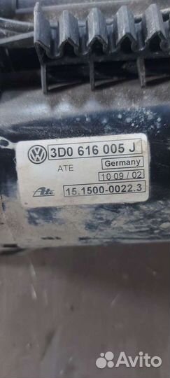 Компрессор пневмоподвески на Volkswagen Phaeton