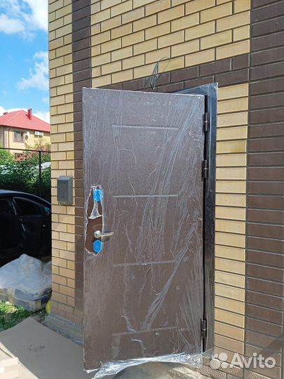 Двери металлические с терморазрывом для дома