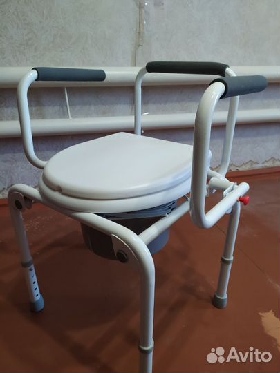 Кресло-туалет для инвалидов и пожилых