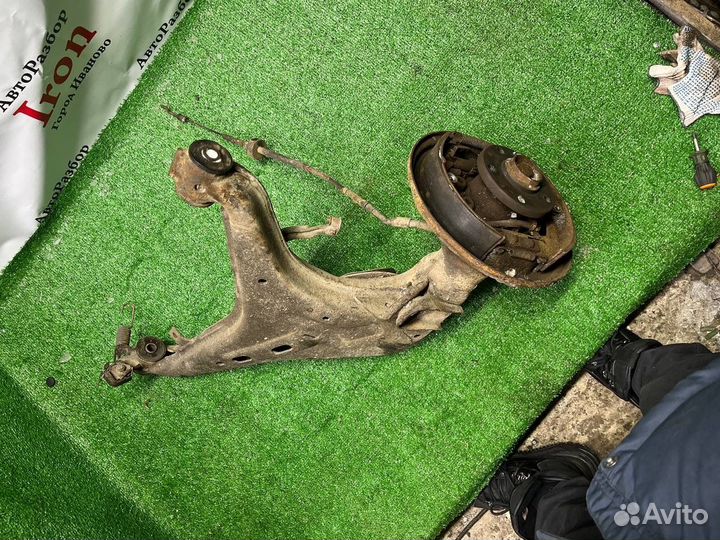 Рычаг задний левый правый в сборе Transporter T4