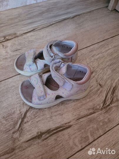 Сандалии для девочки