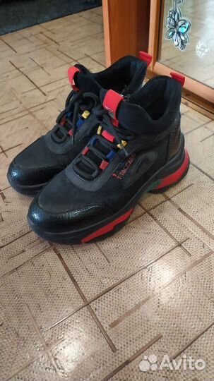 Кроссовки для девочки