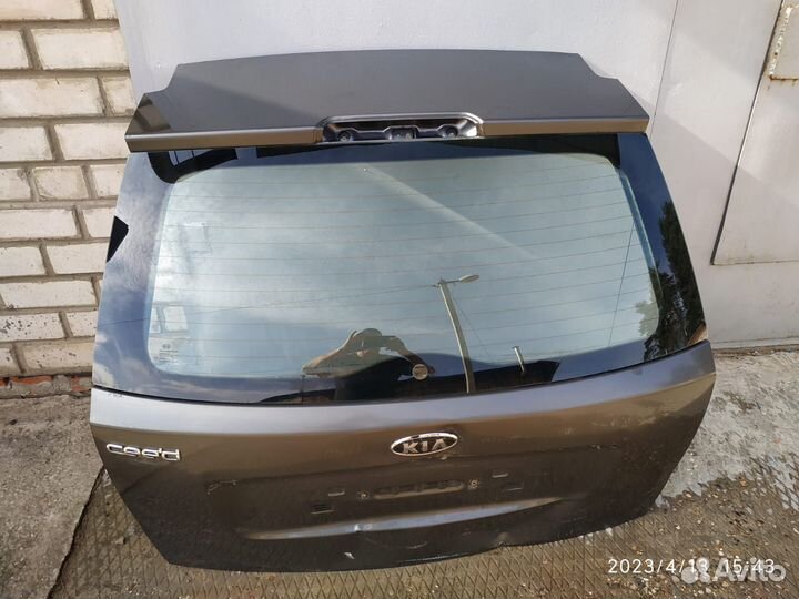 Продам дверь багажника