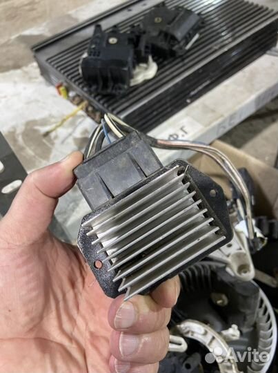 Резистор печки Тойота Корола 120