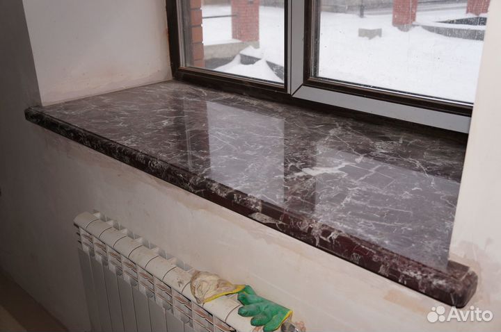 Монтаж подоконников из мрамора