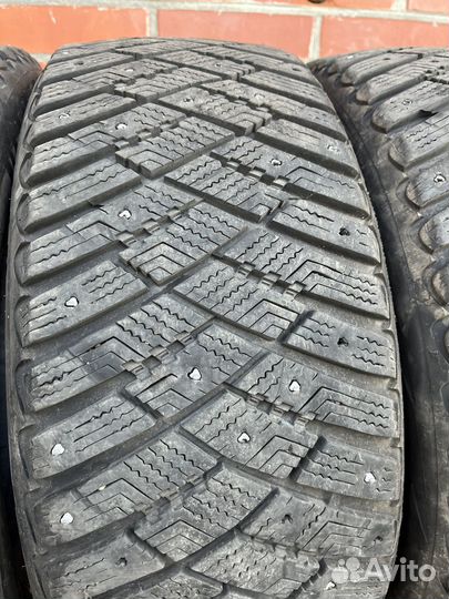Goodyear Ultragrip Ice Arctic 205/50 R17