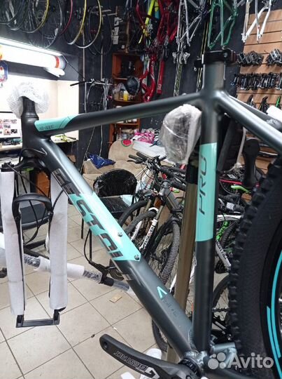 Новый велосипед с унисекс расцветкой на рост 180+