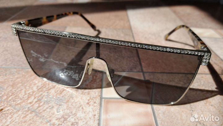 Очки солнцезащитные