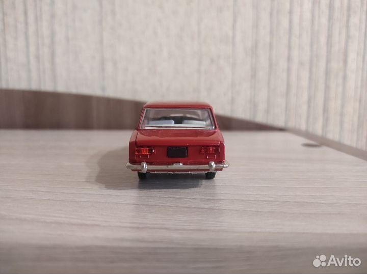 Модель автомобиля 1:43 СССР