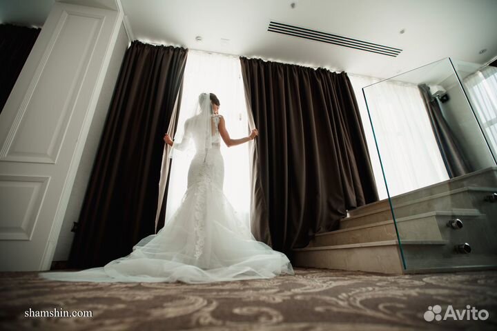 Свадебное платье со шлейфом 42 размер