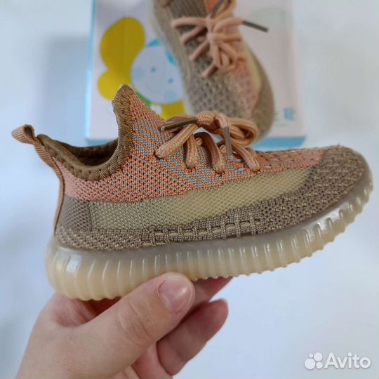 Кросовки детские Yeezy