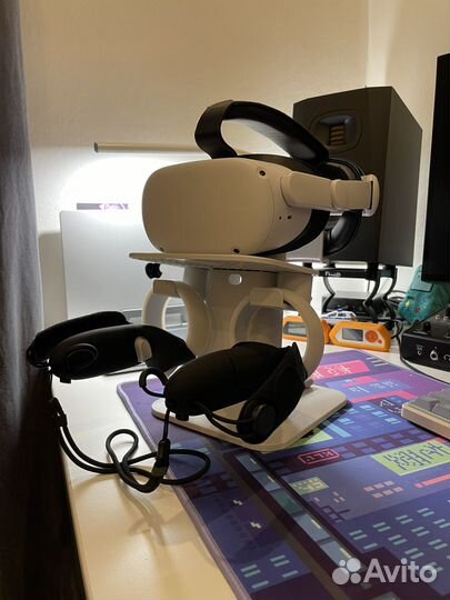 Oculus Quest 2 128GB + kiwi design аксессуары