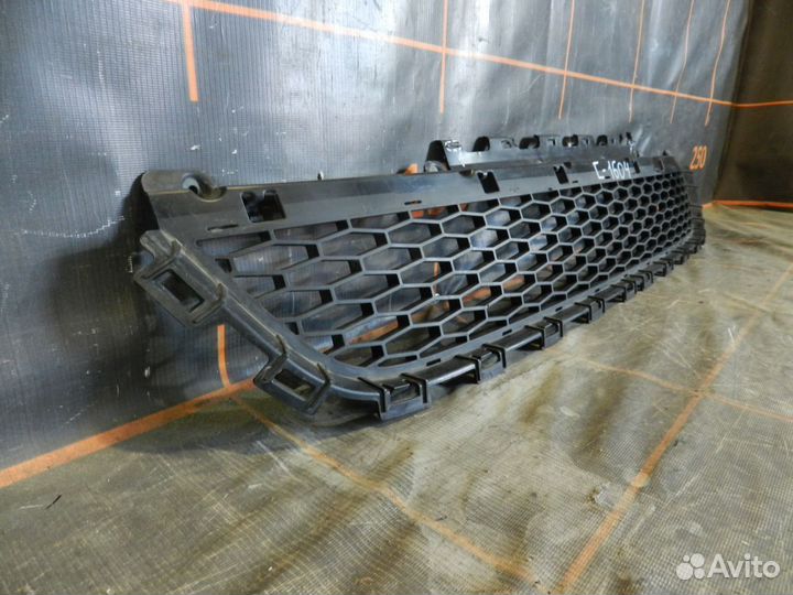 Решетка бампера переднего - Land Rover Discovery