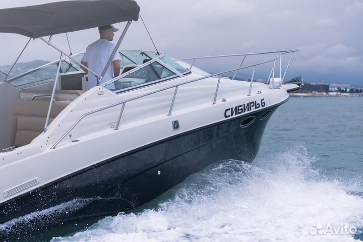 Аренда яхты катера Сибирь-6 морская прогулка Адлер