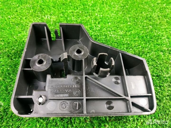 Ручка откидывания задних сидений левая Bmw E90