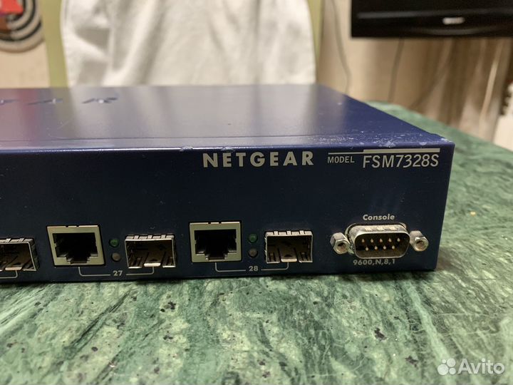 Switch Netgear FSM7328S