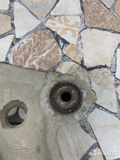 Рычаг подвески передний Nissan Teana J32