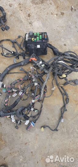 Mitsubishi Outlander XL/Citroen C-Crosser/Peugeot