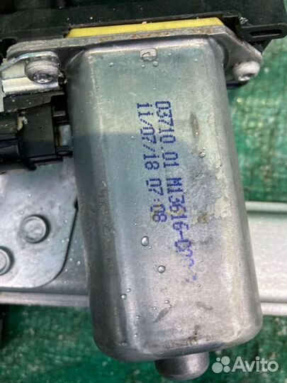 Стеклоподъемник передний правый Renault Logan II