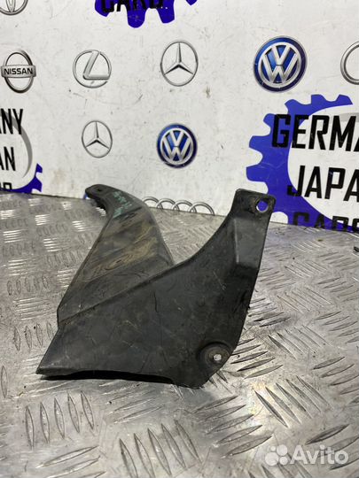 Кронштейн заднего бампера R Audi A6 C5 WAG