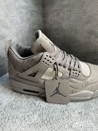 Кроссовки Nike Air Jordan 4 Kaws