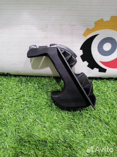 Кронштейн фонаря задний левый Mercedes E W212 1.8