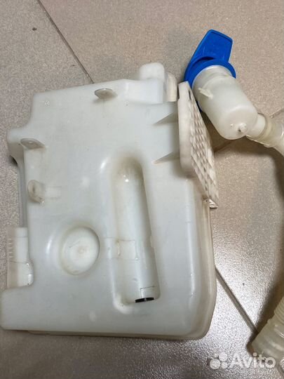 Бачок стеклоомывателя 1K0955453S