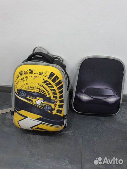 Школьный рюкзак с ортопедической спинкой