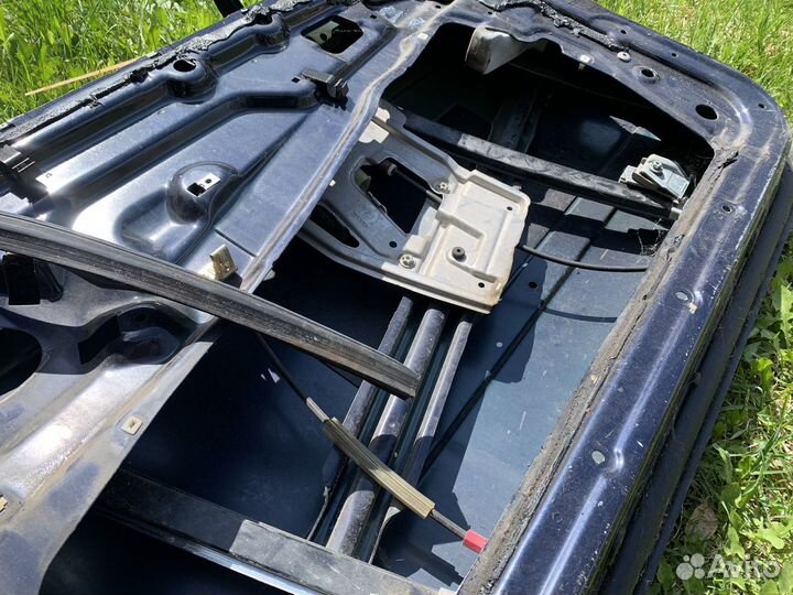 Левая дверь bmw е39