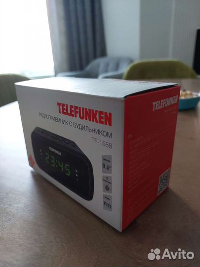 Радиоприемник с будильником TF- 1588 Telefunken