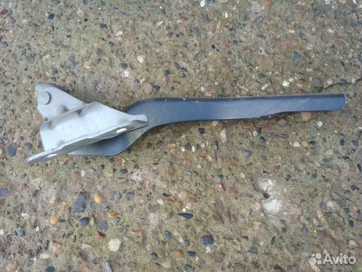 Петля капота nissan qashqai оригинал