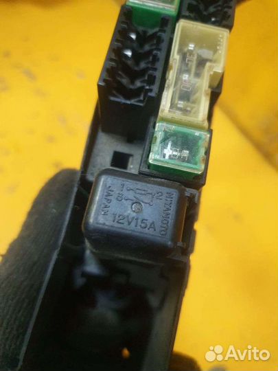 Блок предохранилей 1.5 HR15 DE HR15DE nissan нисса