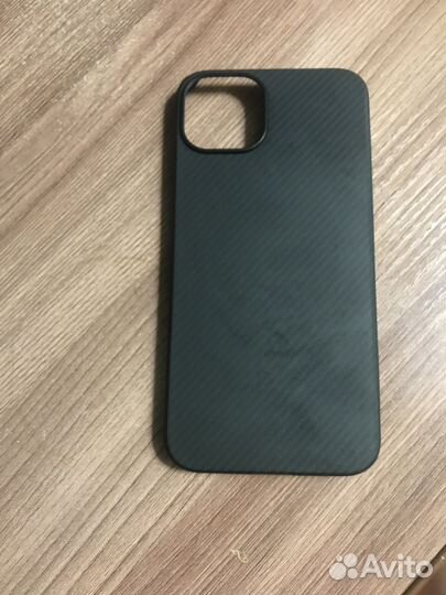 Карбоновый чехол iPhone 13