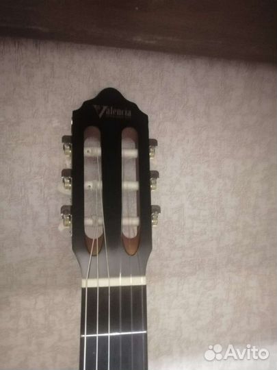Акустическая гитара