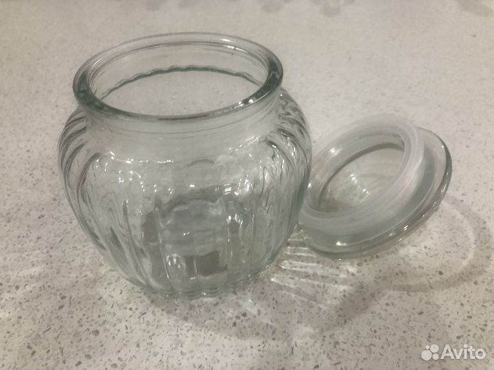 Банка стеклянная с крышкой